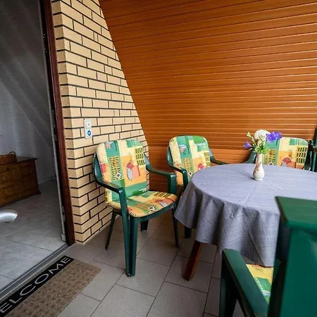 Ferienwohnung-mit-balkon דירה *