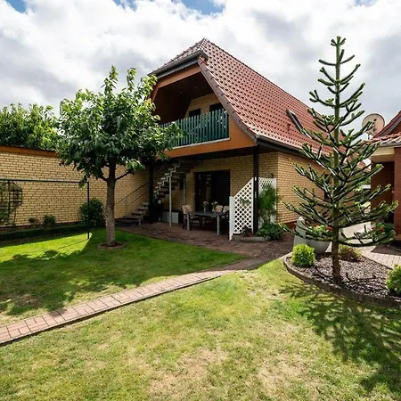 Ferienwohnung-mit-balkon דירה *